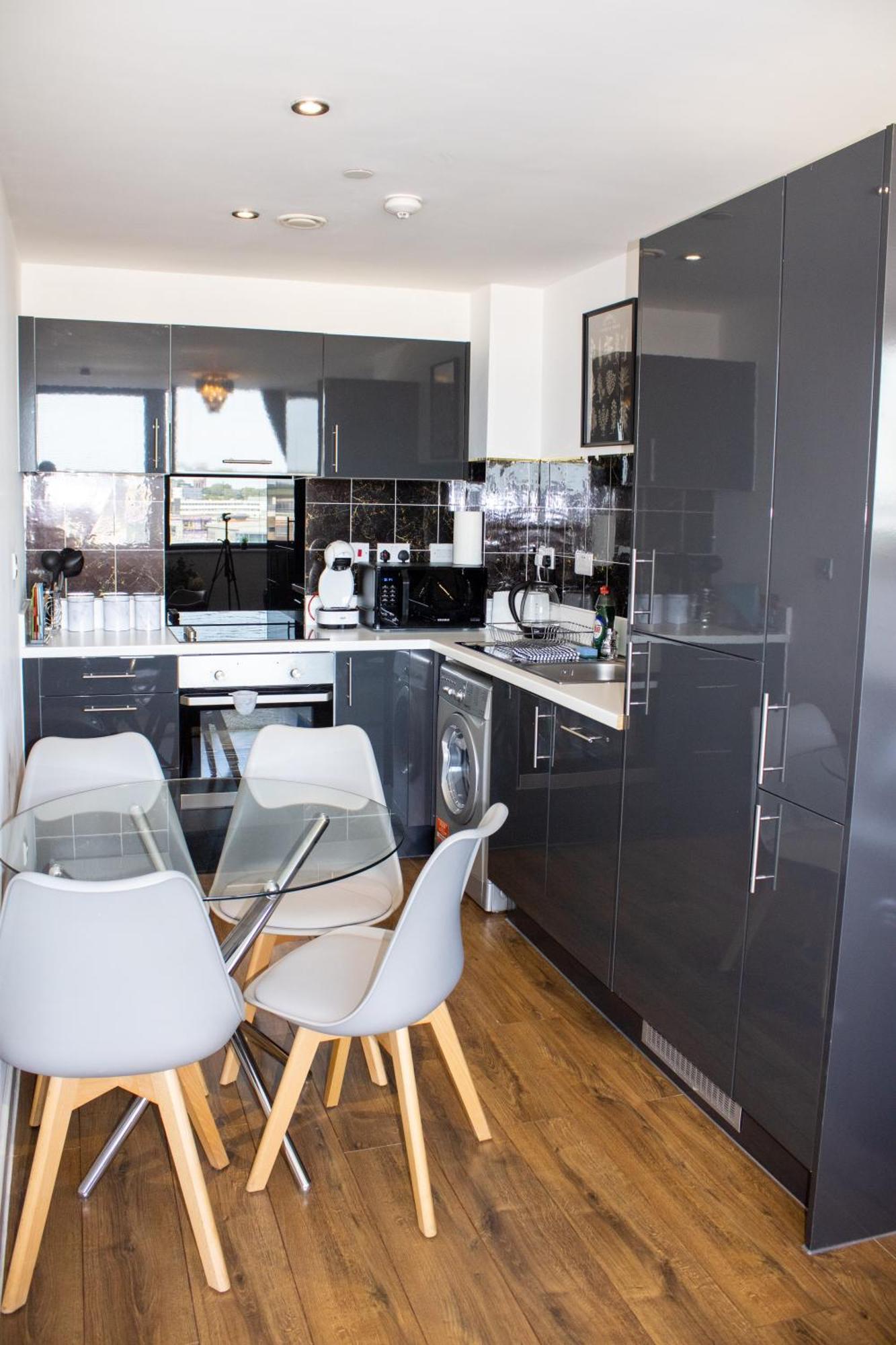 Sidemerseylivings - Central, Bright, And Convenient 2-Bedroom Apartment With Parking Liverpool Zewnętrze zdjęcie